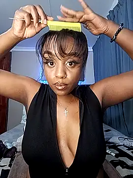 Queen-Chocolate online show from 11/09/25, 03:21