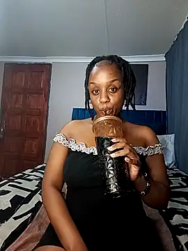 Queen-Chocolate online show from 10/29/25, 06:34