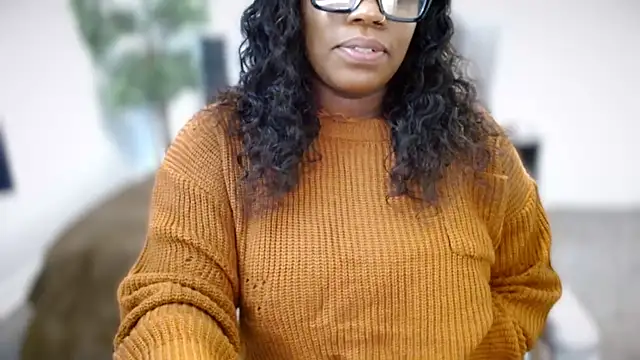 selena42 online show from 10/31/25, 05:20