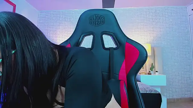 Snapshot of sara_parker069 chatting on 03/13/25, 02:49 sara parker069 online show from 03/13/25, 02:49