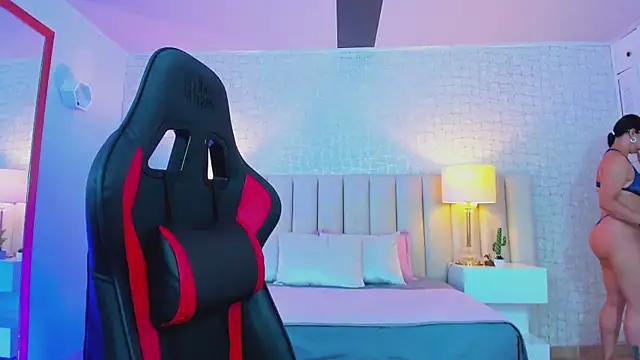 Snapshot of sara_parker069 chatting on 02/27/25, 12:36 sara parker069 online show from 02/27/25, 12:36