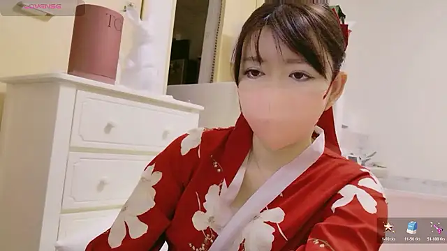 Snapshot of maii- chatting on 01/18/26, 12:03 maii- online show from 01/18/26, 12:03