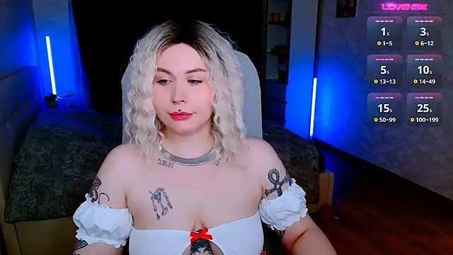 Blueberry-baby online show from 11/23/25, 06:07