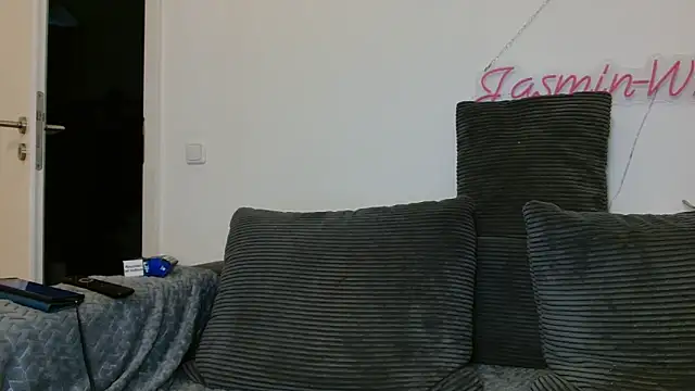 Jasmin-White online show from 06/18/26, 03:39
