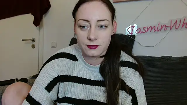 Jasmin-White online show from 04/29/26, 01:48