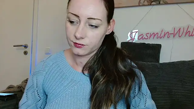 Jasmin-White online show from 04/22/26, 04:03