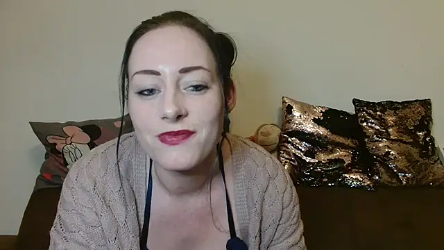 Snapshot of Jasmin-White chatting on 02/08/25, 10:51 Jasmin-White online show from 02/08/25, 10:51