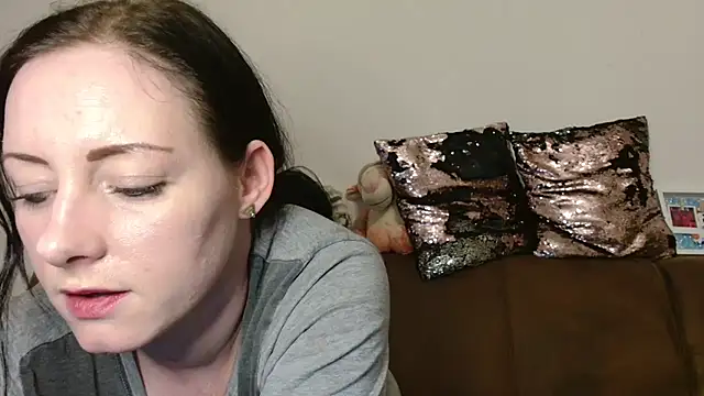 Snapshot of Jasmin-White chatting on 02/16/25, 05:04 Jasmin-White online show from 02/16/25, 05:04