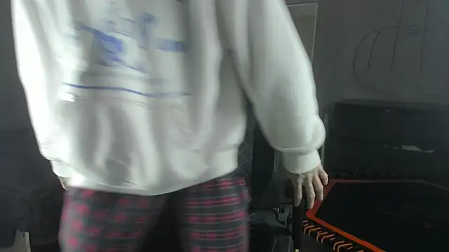 Snapshot of MasonWarholl chatting on 10/02/25, 04:10 MasonWarholl online show from 10/02/25, 04:10