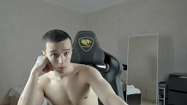 Snapshot of MasonWarholl chatting on 01/12/25, 03:03 MasonWarholl online show from 01/12/25, 03:03