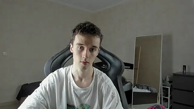 Snapshot of MasonWarholl chatting on 03/21/25, 04:17 MasonWarholl online show from 03/21/25, 04:17