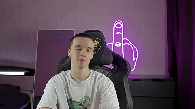 Snapshot of MasonWarholl chatting on 01/09/25, 05:43 MasonWarholl online show from 01/09/25, 05:43