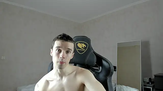 Snapshot of MasonWarholl chatting on 01/28/25, 04:39 MasonWarholl online show from 01/28/25, 04:39