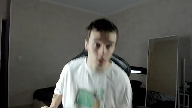 Snapshot of MasonWarholl chatting on 02/13/25, 08:24 MasonWarholl online show from 02/13/25, 08:24