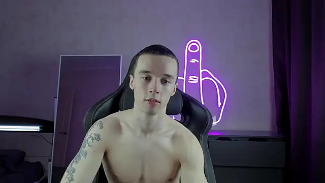 Snapshot of MasonWarholl chatting on 01/10/25, 04:33 MasonWarholl online show from 01/10/25, 04:33