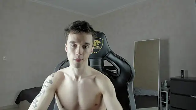 Snapshot of MasonWarholl chatting on 03/18/25, 05:23 MasonWarholl online show from 03/18/25, 05:23