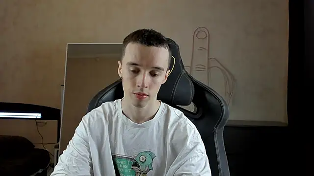 Snapshot of MasonWarholl chatting on 01/07/25, 10:52 MasonWarholl online show from 01/07/25, 10:52