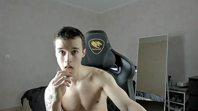 Snapshot of MasonWarholl chatting on 01/30/25, 02:58 MasonWarholl online show from 01/30/25, 02:58