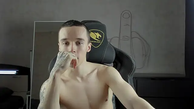 Snapshot of MasonWarholl chatting on 01/06/25, 04:26 MasonWarholl online show from 01/06/25, 04:26