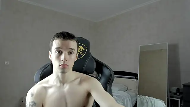 Snapshot of MasonWarholl chatting on 01/28/25, 01:29 MasonWarholl online show from 01/28/25, 01:29