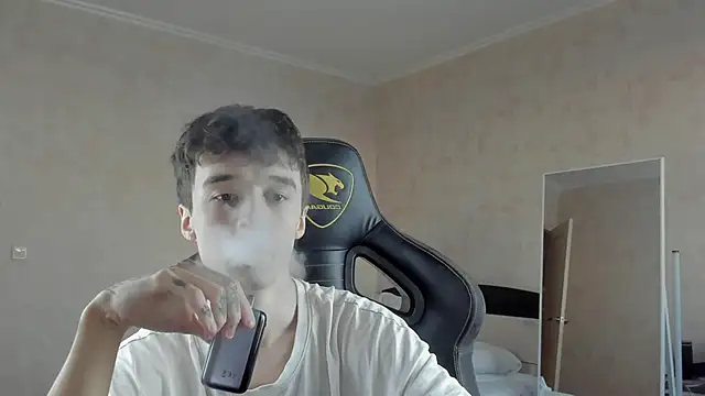 Snapshot of MasonWarholl chatting on 02/14/26, 02:39 MasonWarholl online show from 02/14/26, 02:39