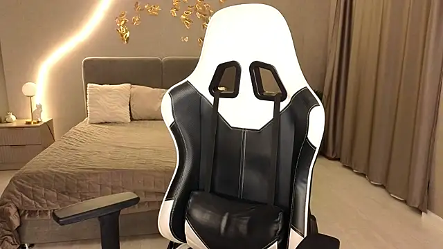 Snapshot of ammy_cummy chatting on 12/15/25, 03:56 ammy cummy online show from 12/15/25, 03:56