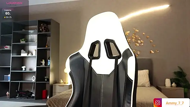 Snapshot of ammy_cummy chatting on 09/30/25, 10:10 ammy cummy online show from 09/30/25, 10:10