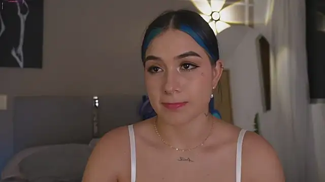 AnnyHizzle online show from 12/19/25, 03:10