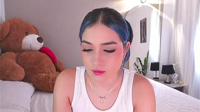 AnnyHizzle online show from 10/22/25, 02:05