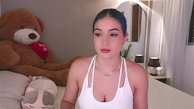 AnnyHizzle online show from 10/18/25, 02:02