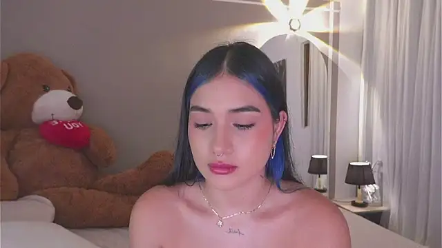 AnnyHizzle online show from 10/16/25, 01:36