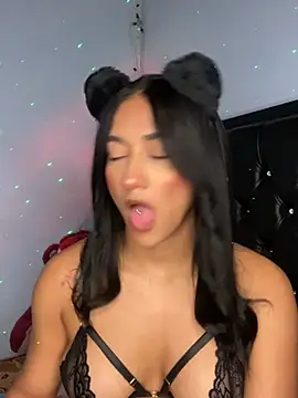 Snapshot of mailyreid chatting on 02/25/25, 03:20 mailyreid online show from 02/25/25, 03:20