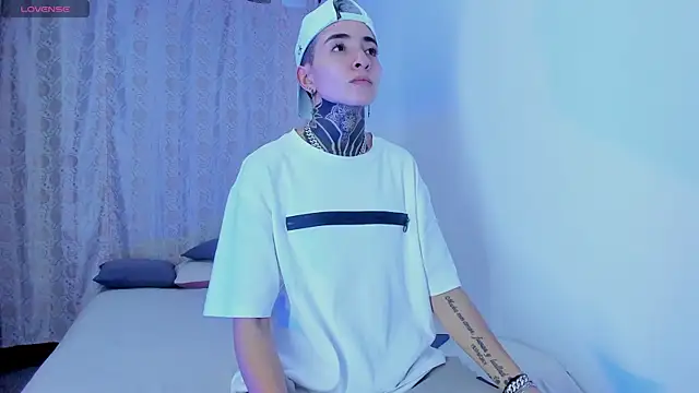 Tinny and Candy online show from 12/20/25, 01:52