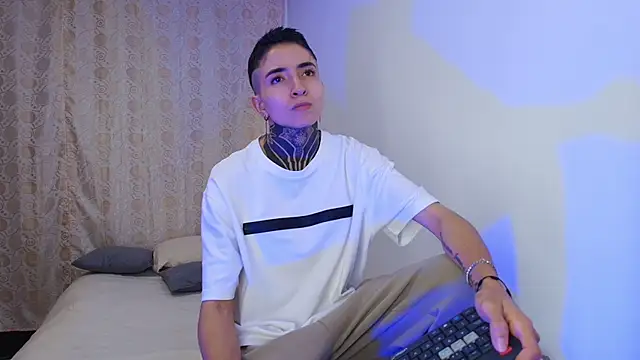 Tinny and Candy online show from 02/24/26, 03:40