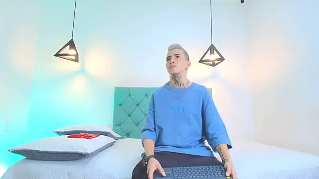 Tinny and Candy online show from 03/03/25, 01:12