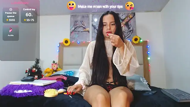 Snapshot of valentina_hearts chatting on 12/18/24, 03:58 valentina hearts online show from 12/18/24, 03:58