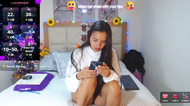 Snapshot of valentina_hearts chatting on 01/07/25, 03:24 valentina hearts online show from 01/07/25, 03:24