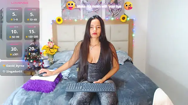 Snapshot of valentina_hearts chatting on 12/17/24, 03:17 valentina hearts online show from 12/17/24, 03:17