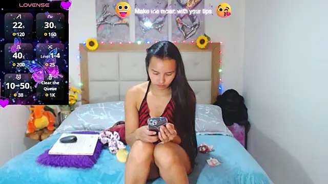 Snapshot of valentina_hearts chatting on 01/27/25, 10:16 valentina hearts online show from 01/27/25, 10:16