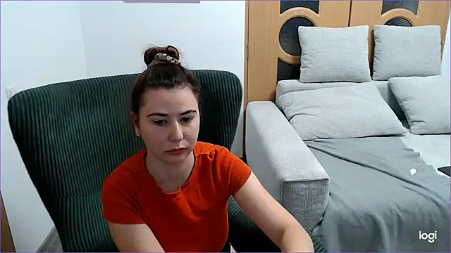 VioletaFlower7 online show from 10/31/25, 09:17