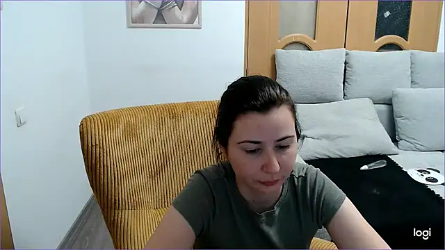 Snapshot of VioletaFlower7 chatting on 04/06/26, 07:48 VioletaFlower7 online show from 04/06/26, 07:48