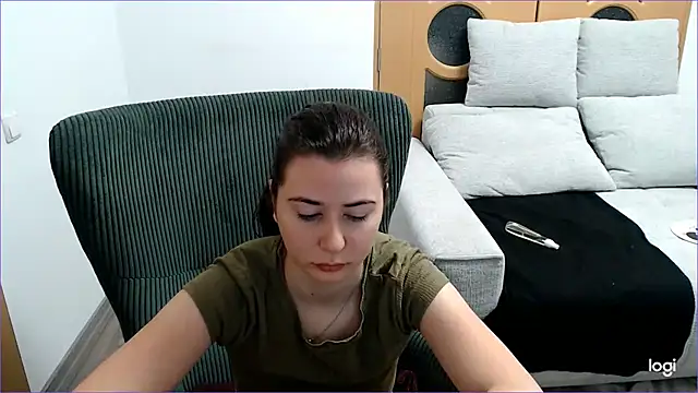 VioletaFlower7 online show from 11/28/25, 08:47