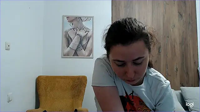Snapshot of VioletaFlower7 chatting on 06/12/26, 11:52 VioletaFlower7 online show from 06/12/26, 11:52