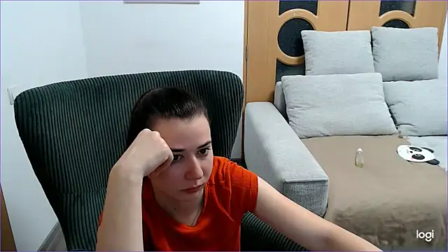 VioletaFlower7 online show from 12/02/25, 09:22