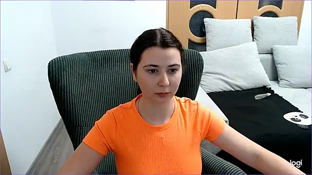 VioletaFlower7 online show from 01/05/26, 05:27