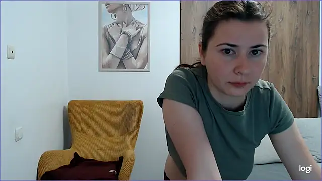 Snapshot of VioletaFlower7 chatting on 06/04/26, 07:46 VioletaFlower7 online show from 06/04/26, 07:46