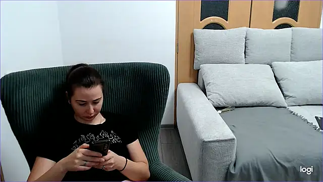 VioletaFlower7 online show from 10/02/25, 02:53