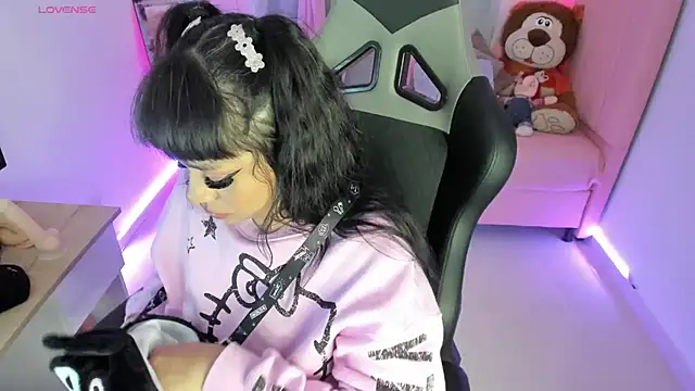 Snapshot of zoesullivan chatting on 02/01/25, 01:09 zoesullivan online show from 02/01/25, 01:09