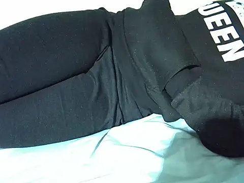 naughtycate  online show from 12/23/25, 09:30