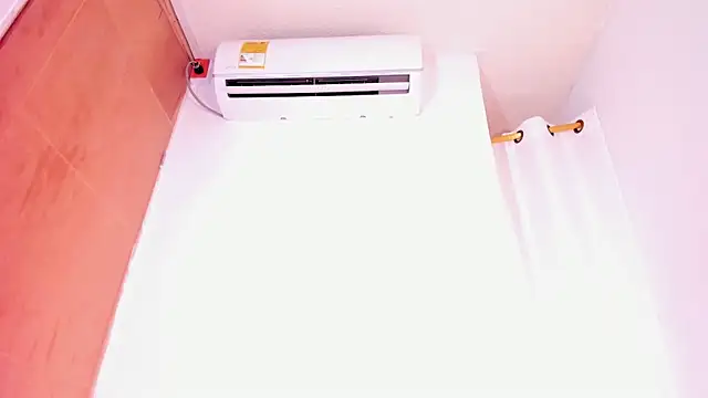 MiaKirshner online show from 11/13/25, 03:38